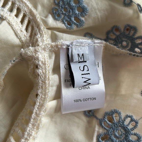 Chic Wish Summer Eyelet Top. M. - Picture 5 of 5